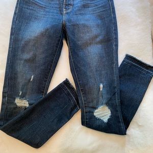 Levi’s 311 Shaping Skinny Jeans. Size 27